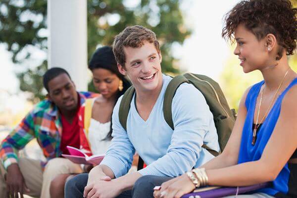 5 Simple Ways to Make Friends in College 5 Simple Ways to Make Friends in College